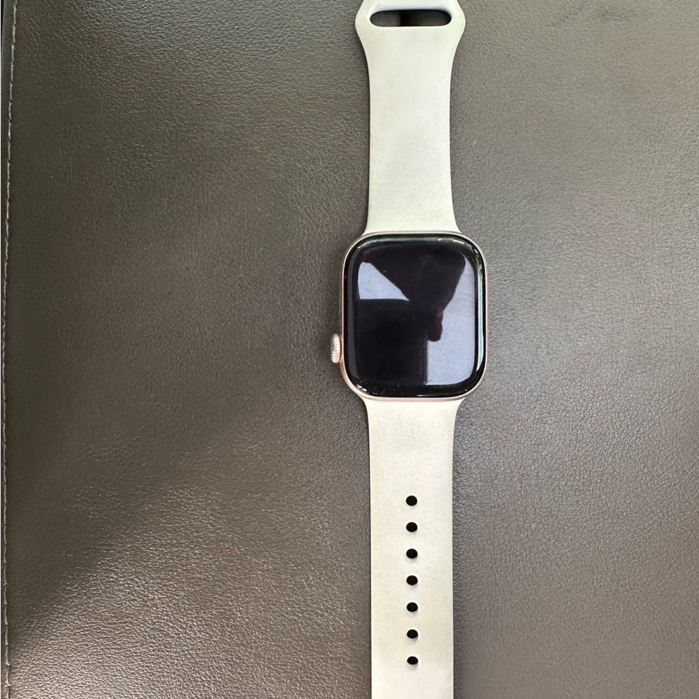 Apple Watch Series 4 (GPS model)